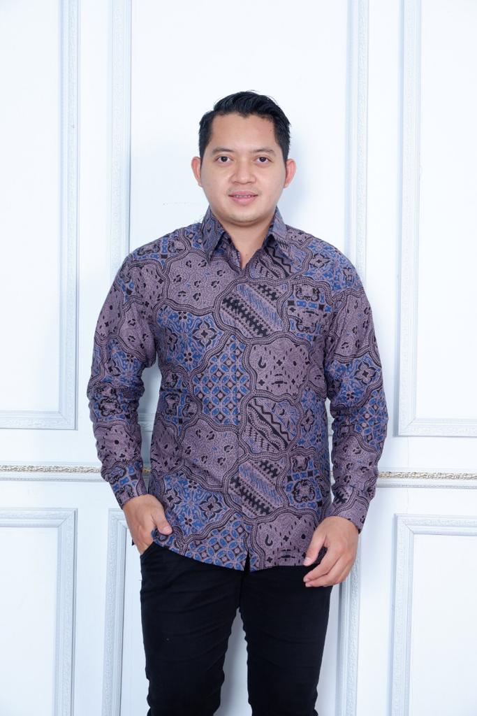 cover-DEWAWANGSA UNGU Kemeja Batik Pria Solo Lengan Panjang Lapis Furing BY BATIKSOLOAMANAH-1