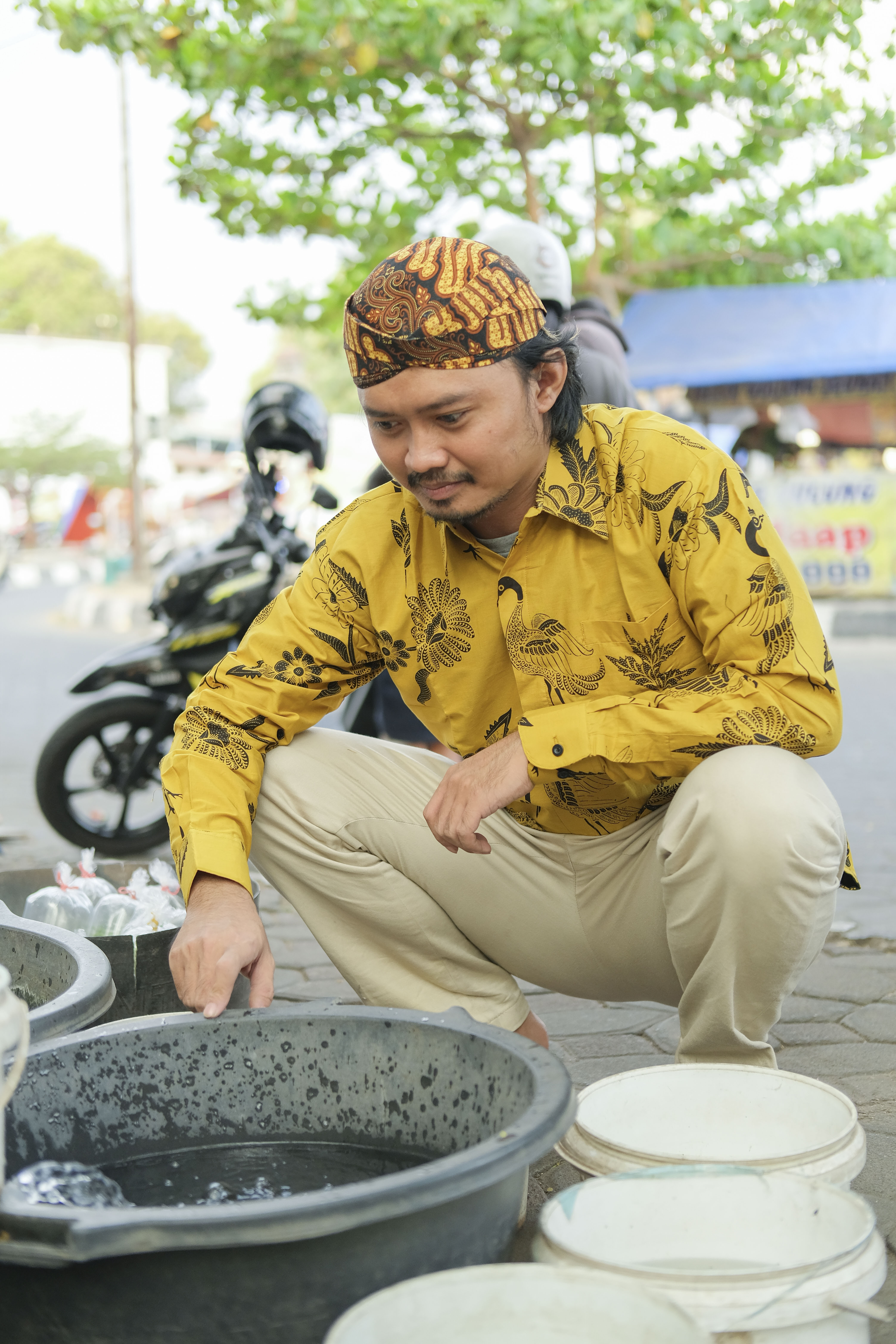 img-BANGAU LEMON Kemeja Batik Pria Solo Lengan Panjang Lapis Furing BY Mbahblangkonsolo-2