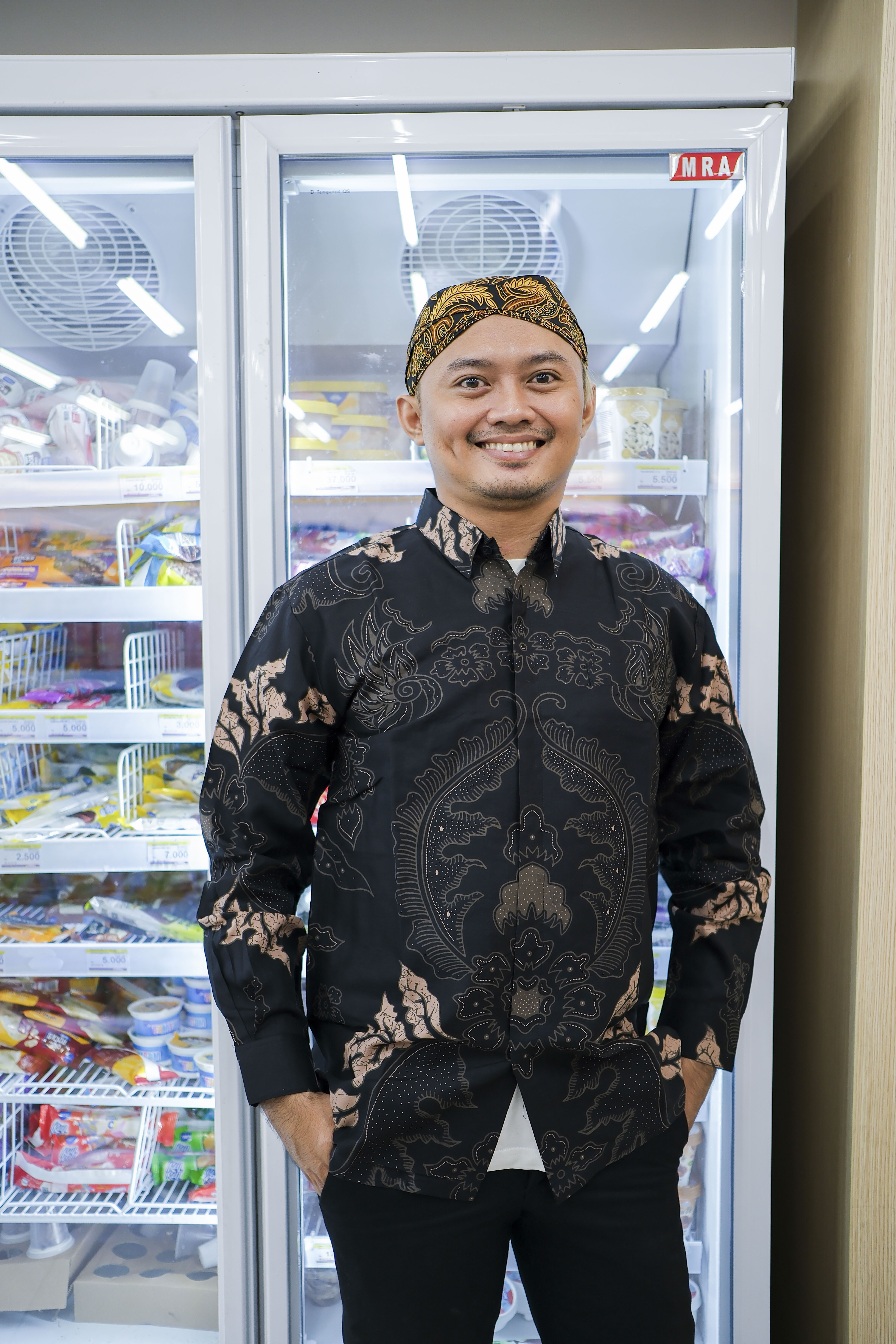 cover-MAHKOTA HITAM Kemeja Batik Pria Solo Lengan Panjang Lapis Furing BY Mbahblangkonsolo-1
