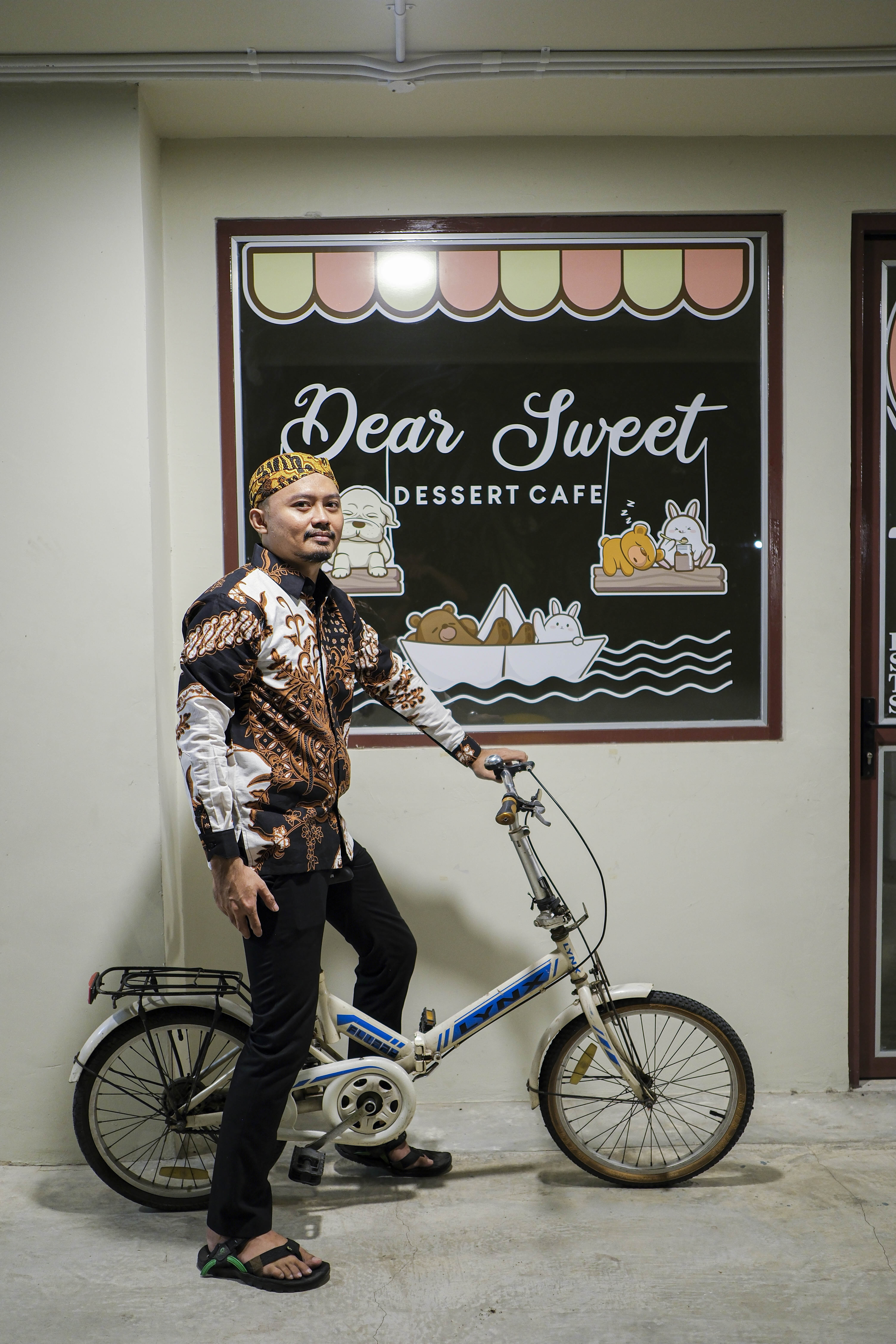 img-JAYANEGARA PUTIH Kemeja Batik Pria Solo Lengan Panjang Lapis Furing BY Mbahblangkonsolo-2