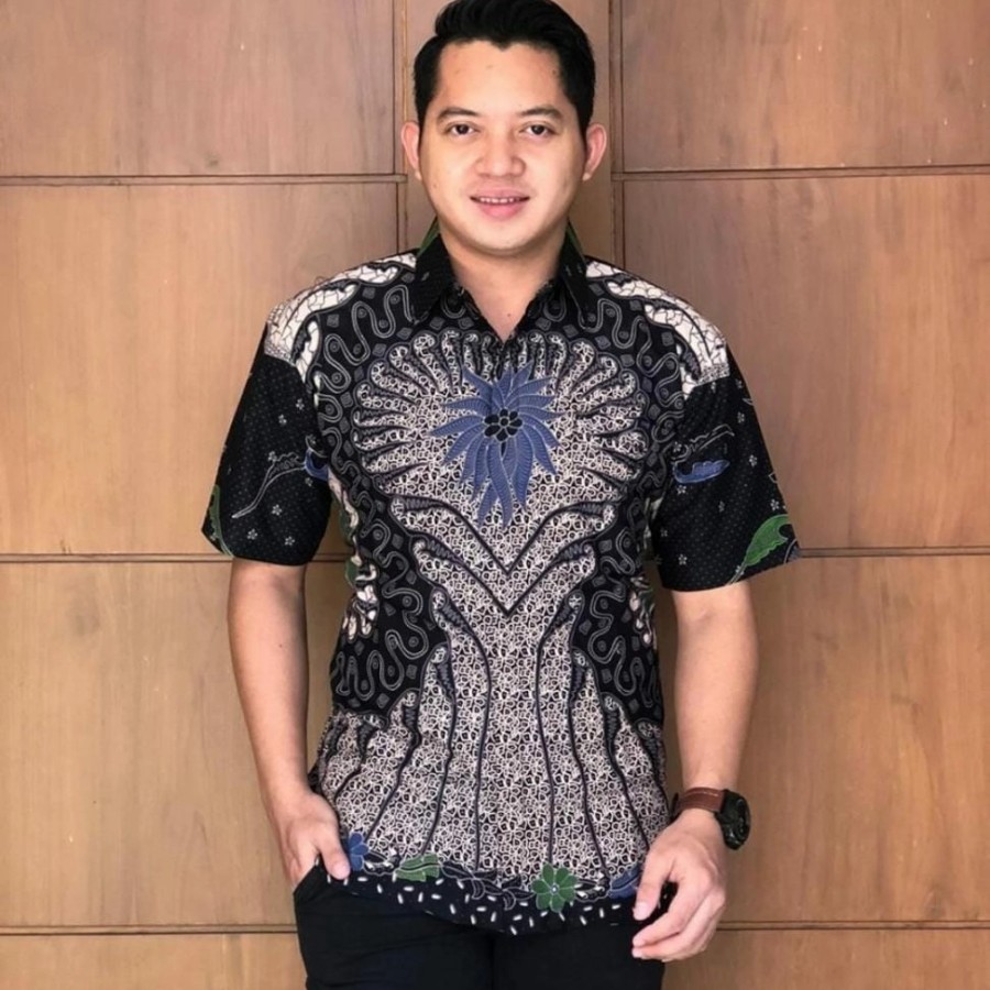 cover-Kemeja batik lengan pendek FULLFURING bahan katun halus asli solo BY BATIKSOLOAMANAH-1