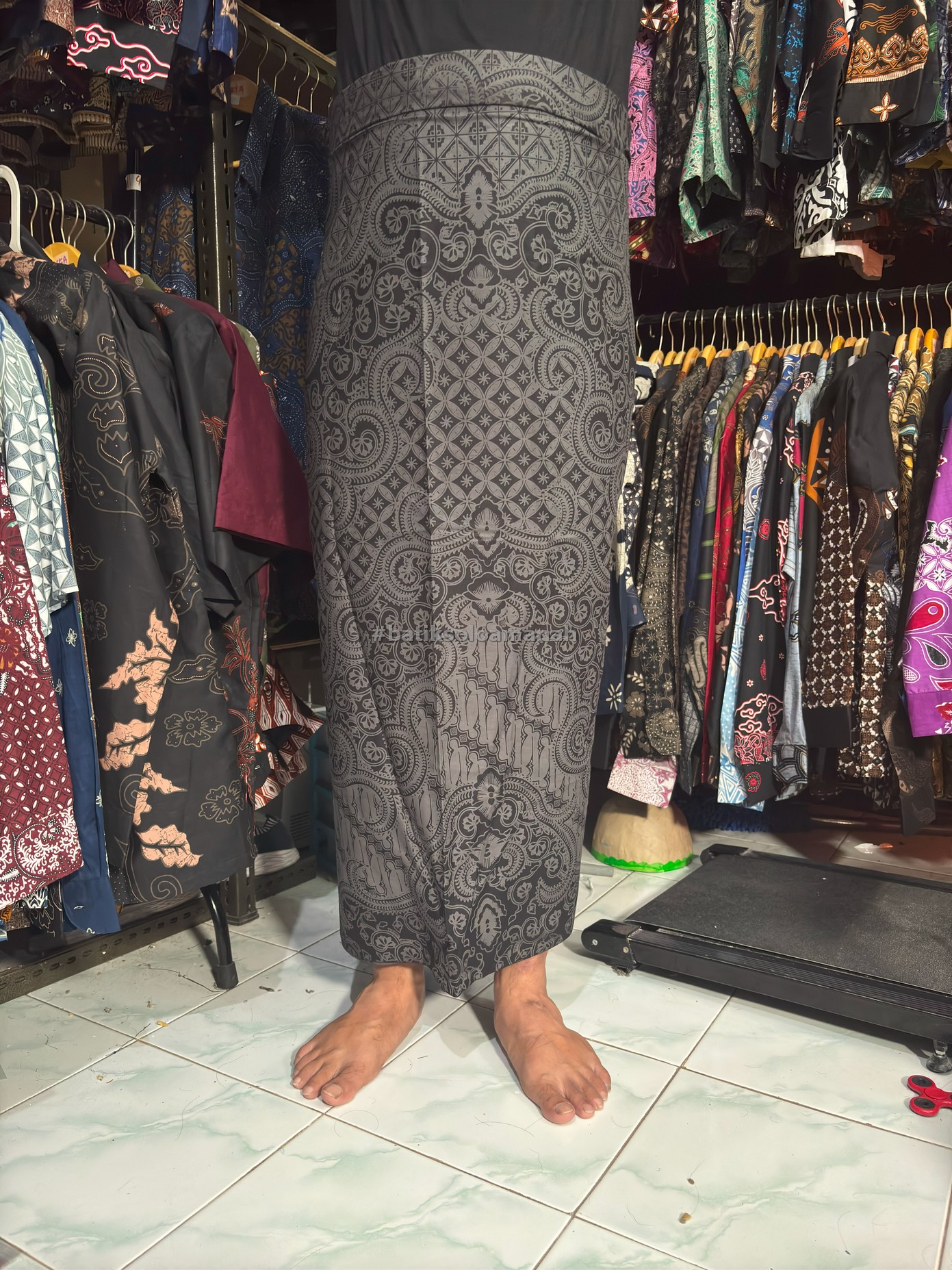 img-SARUNG BATIK SOLO KAWUNG PARANG LAWASAN KATUN HALUS PREMIUM MODERN BY BATIKSOLOAMANAH-2
