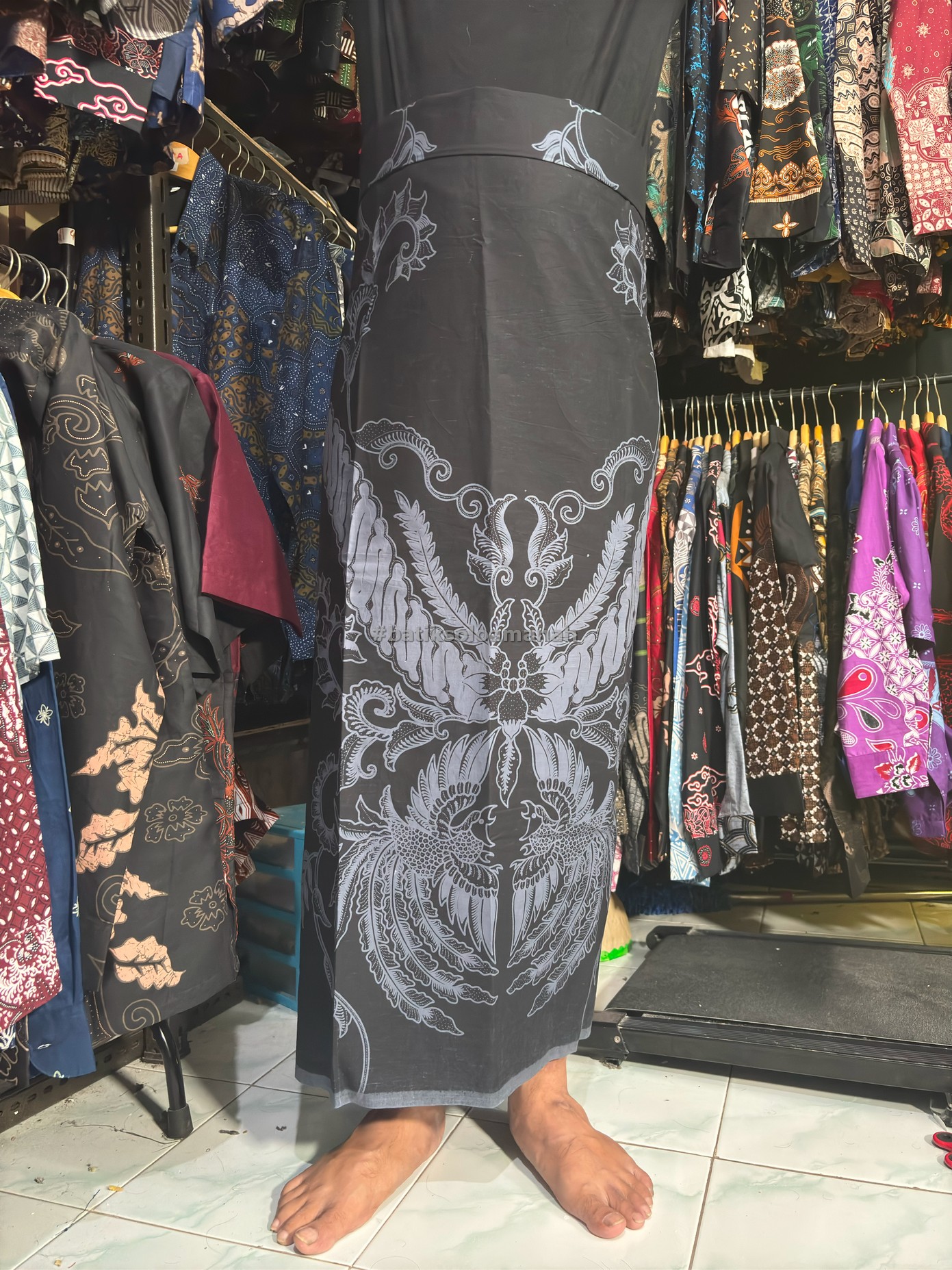 cover-SARUNG BATIK SOLO NATANEGARA LAWASAN KATUN HALUS PREMIUM MODERN BY BATIKSOLOAMANAH-1