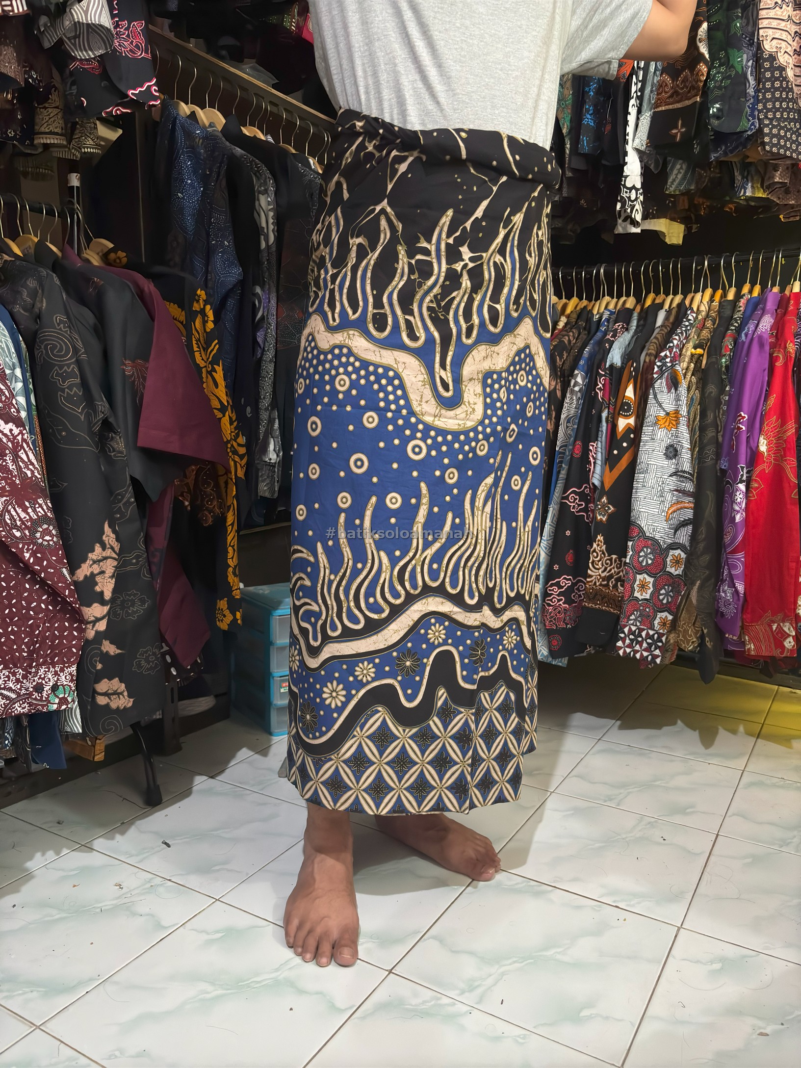 img-SARUNG BATIK SOLO PANDAWA KATUN HALUS PREMIUM MODERN BATIKSOLOAMANAH-2
