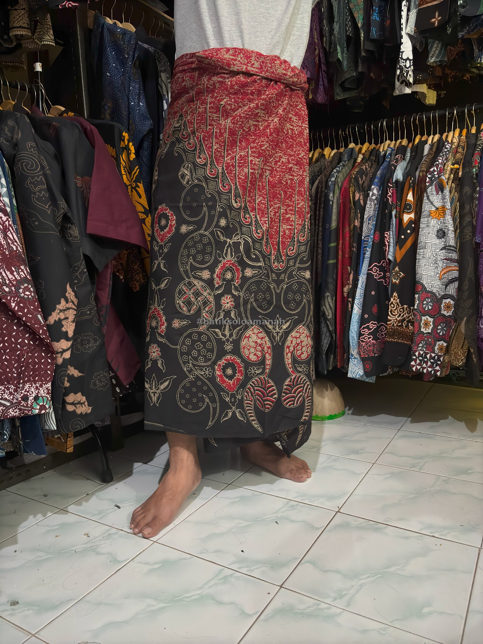 img-SARUNG BATIK SOLO TIRTO UTOMO KATUN HALUS PREMIUM MODERN BATIKSOLOAMANAH-2