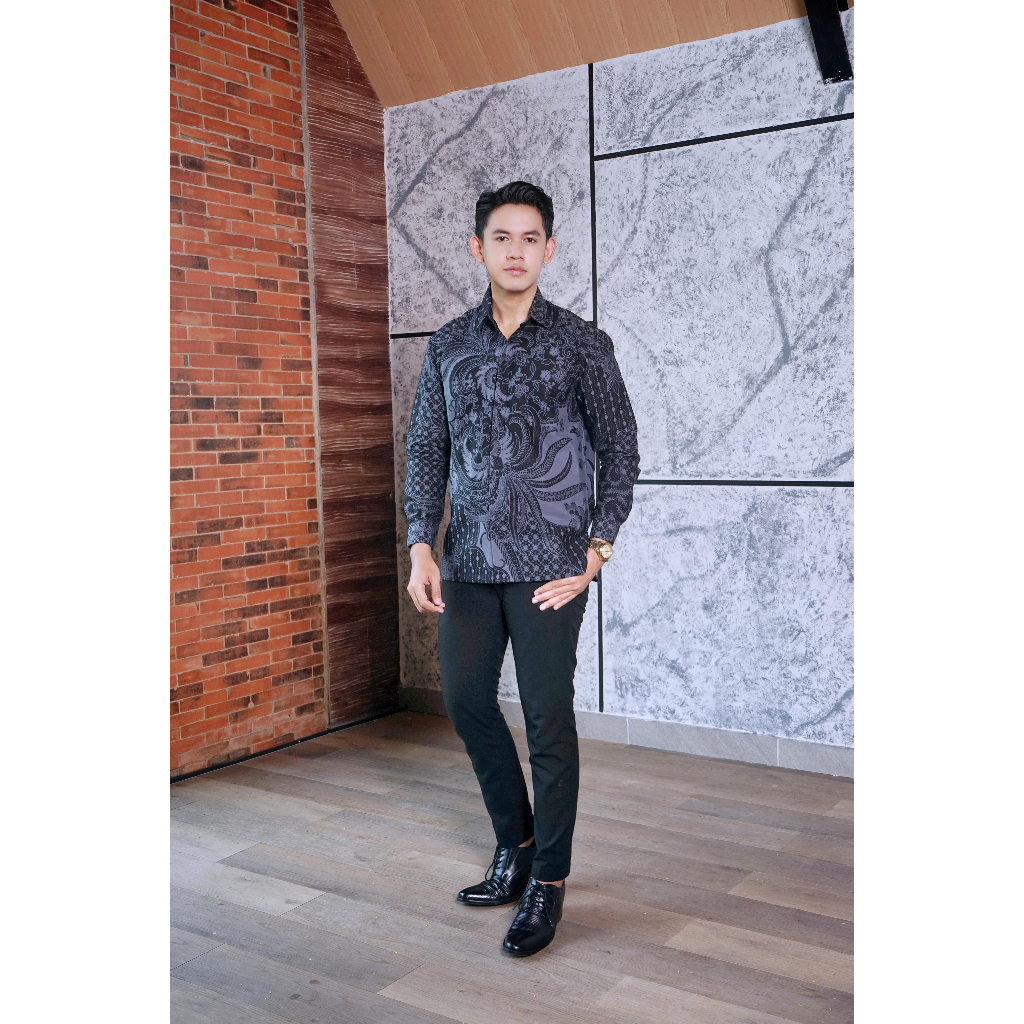 cover-PRASTOWO ABU Kemeja Batik Pria Solo Lengan Panjang Lapis Furing By BATIKSOLOAMANAH-1