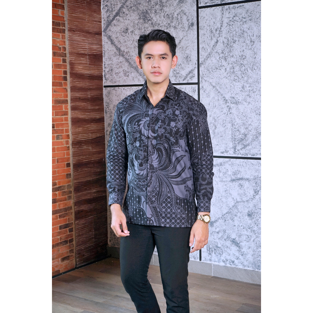 img-PRASTOWO ABU Kemeja Batik Pria Solo Lengan Panjang Lapis Furing By BATIKSOLOAMANAH-5