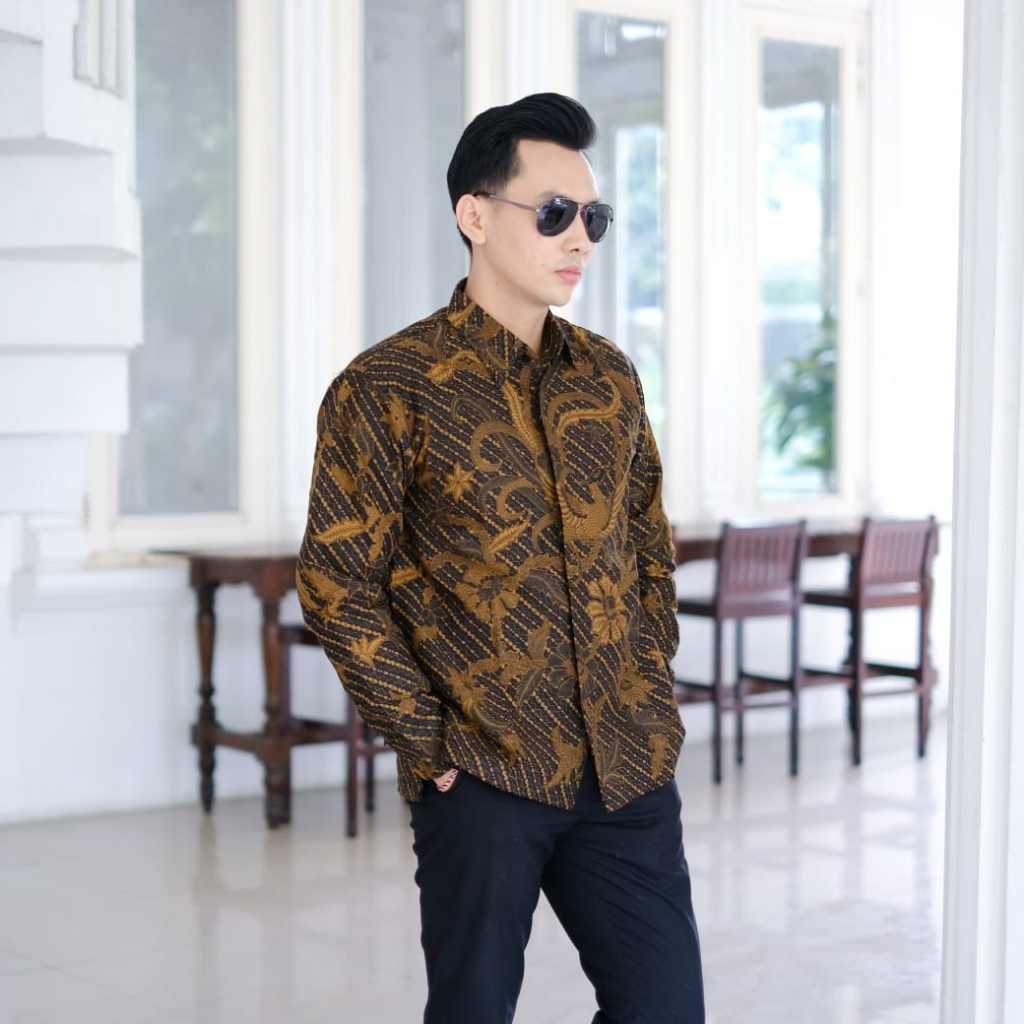 cover-DAUN DAUN COKLAT Kemeja Batik Pria Solo Lengan Panjang Lapis Furing By BATIKSOLOAMANAH-1