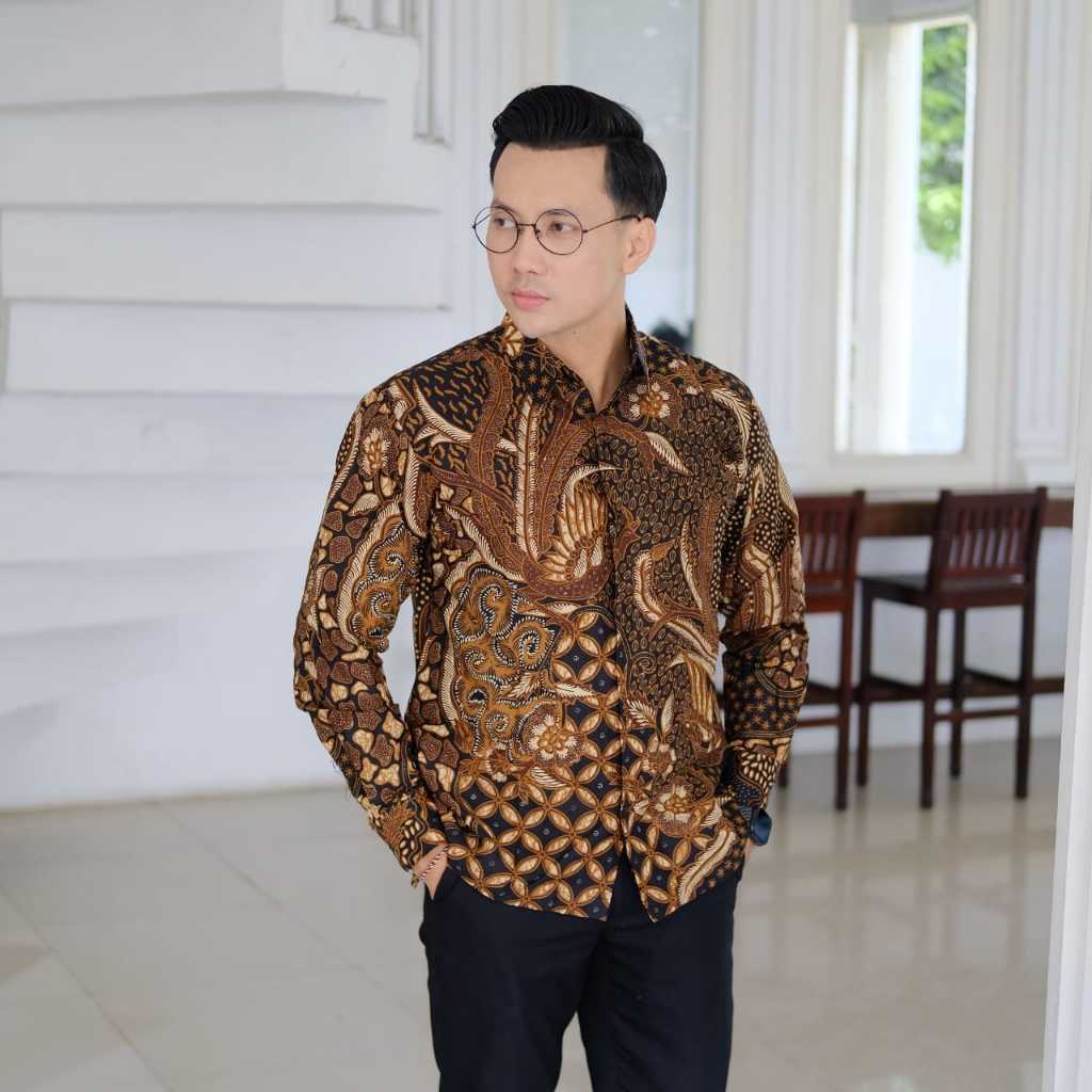 cover-KAWUNG MANUK MABUR Kemeja Batik Pria Solo Lengan Panjang Lapis Furing By BATIKSOLOAMANAH-1