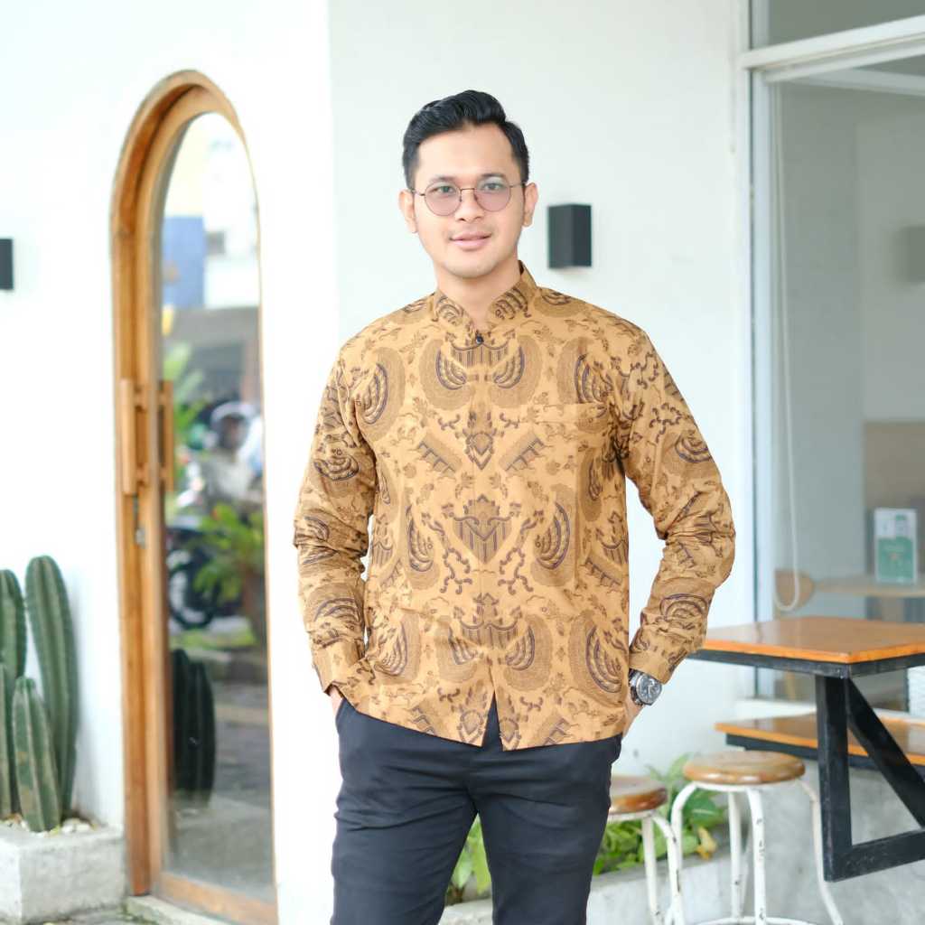cover-KOKO SAYAP SOGAN Kemeja Batik Pria Solo Lengan Panjang Lapis Furing By BATIKSOLOAMANAH-1