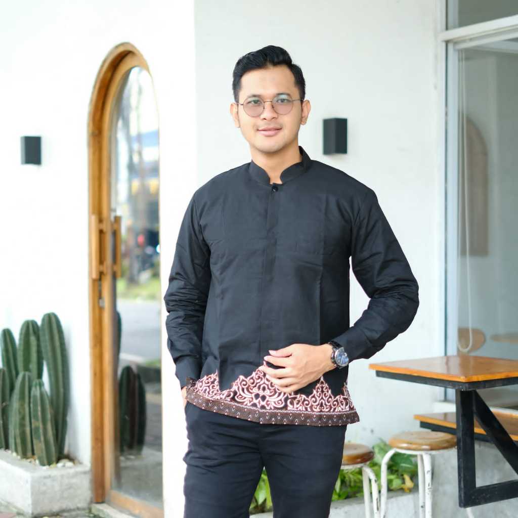 cover-KOKO TUMPAL IRENG Kemeja Batik Pria Solo Lengan Panjang Lapis Furing By BATIKSOLOAMANAH-1