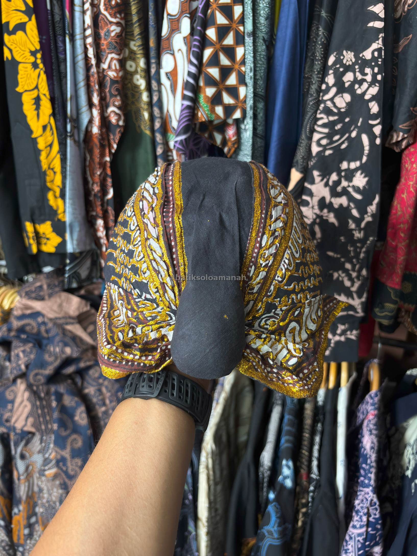 img-BLANGKON JOGJA MOTIF PARANG CABUT EMAS BISA DILIPAT NIKAHAN-5